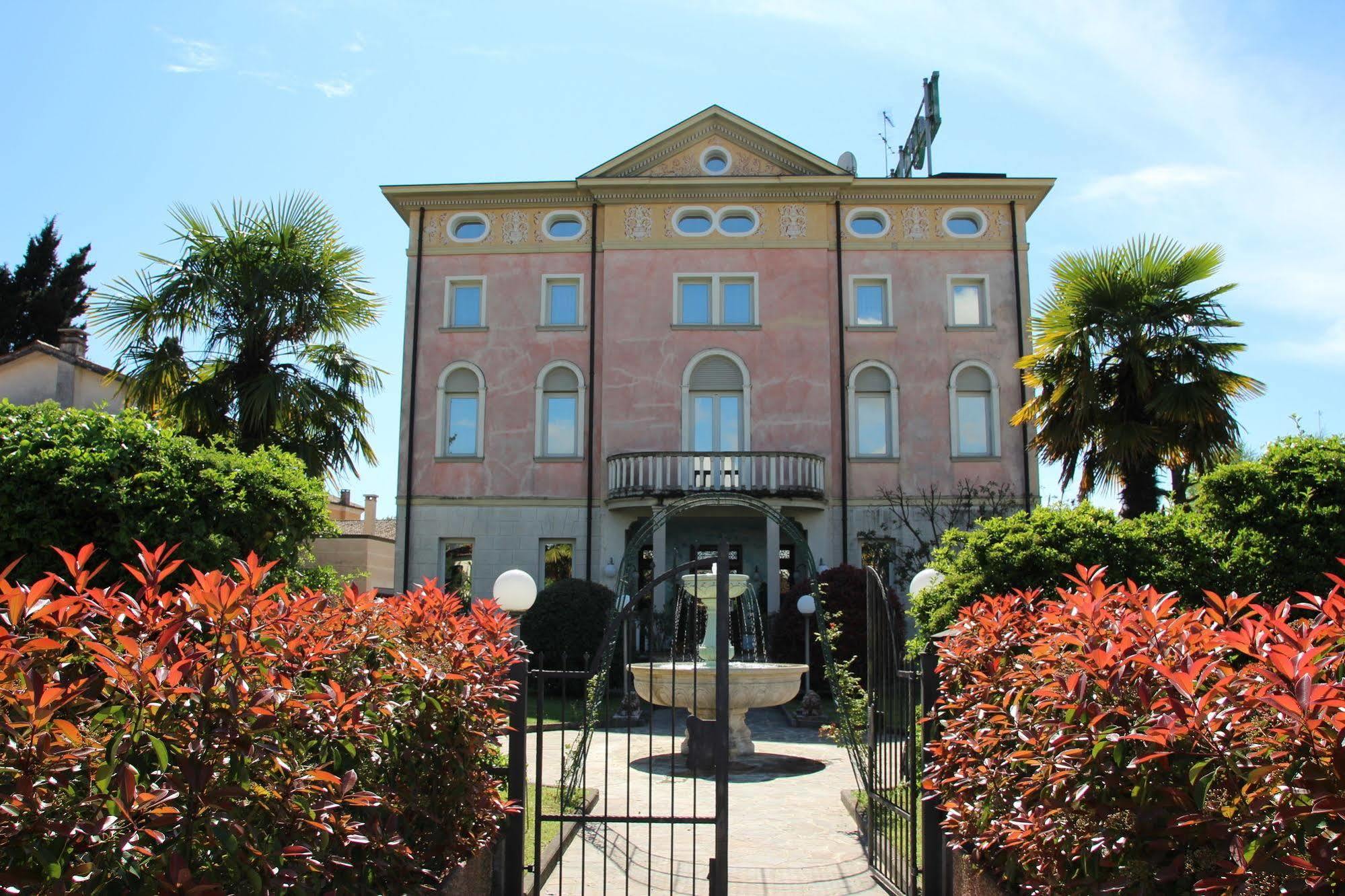 Park Hotel Villa Leon D'Oro Noventa di Piave Bagian luar foto